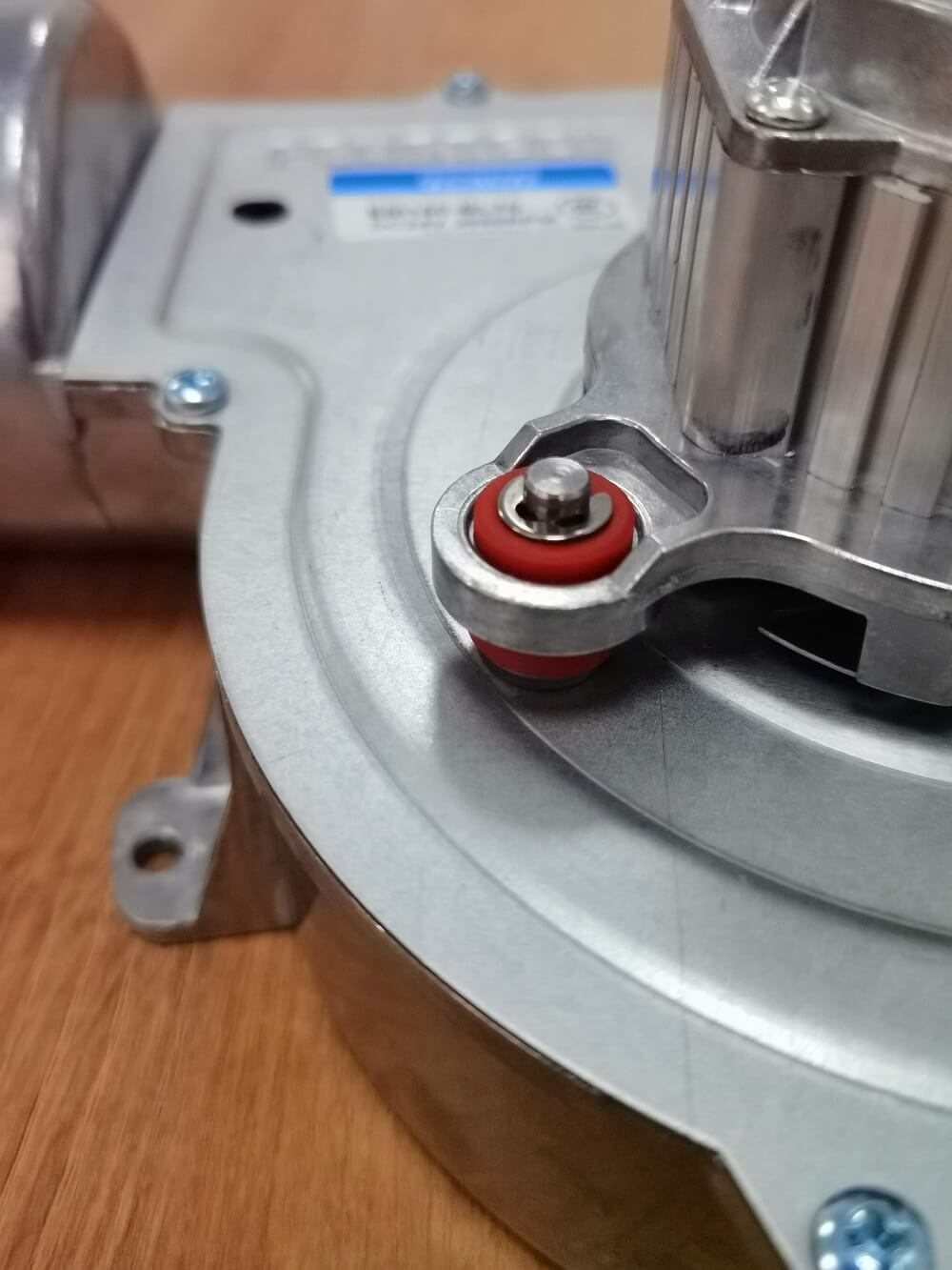 EM150-BL70-Details3